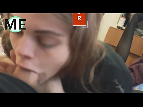 ❤️ Πούτσος στο λαιμό της, σκισμένο καλσόν και σκισμένα τακούνια ❤️❌ Πόρνο vk